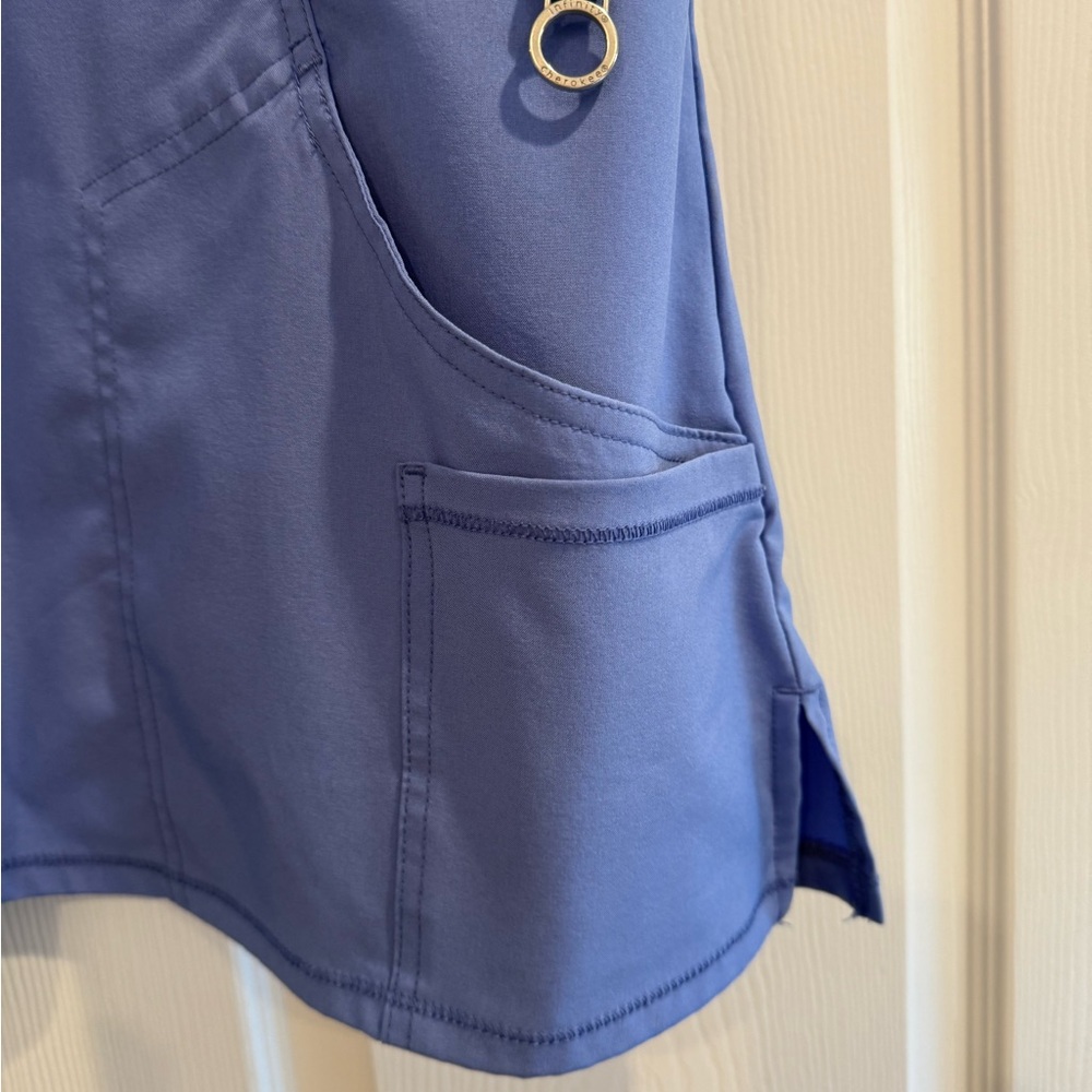 Cherokee Infinity scrub top XL - Picture 7 of 12